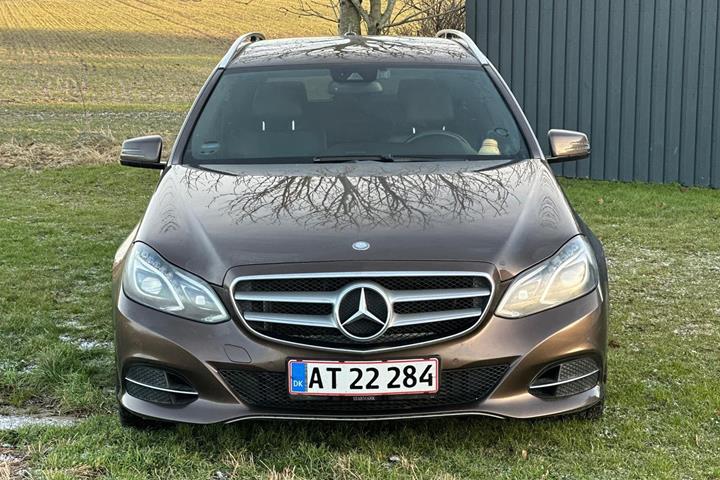 Brun Mercedes E220 fra 2014