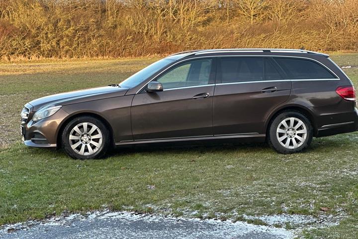 Brun Mercedes E220 fra 2014