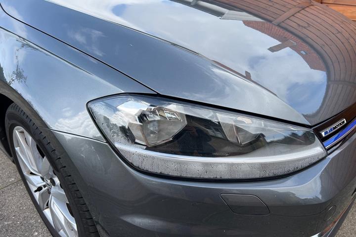 Sølv VW Golf VII fra 2018