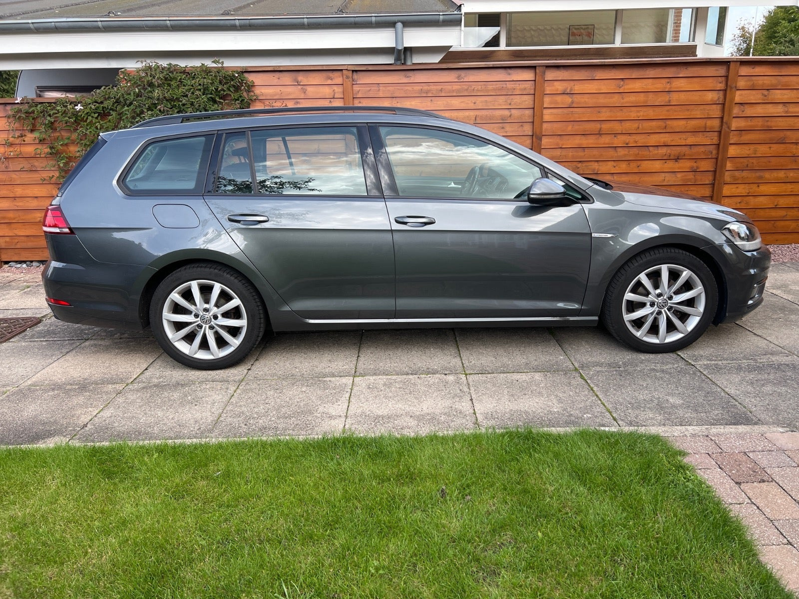 Sølv VW Golf VII fra 2018