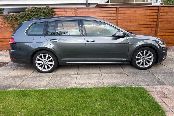 Sølv VW Golf VII fra 2018