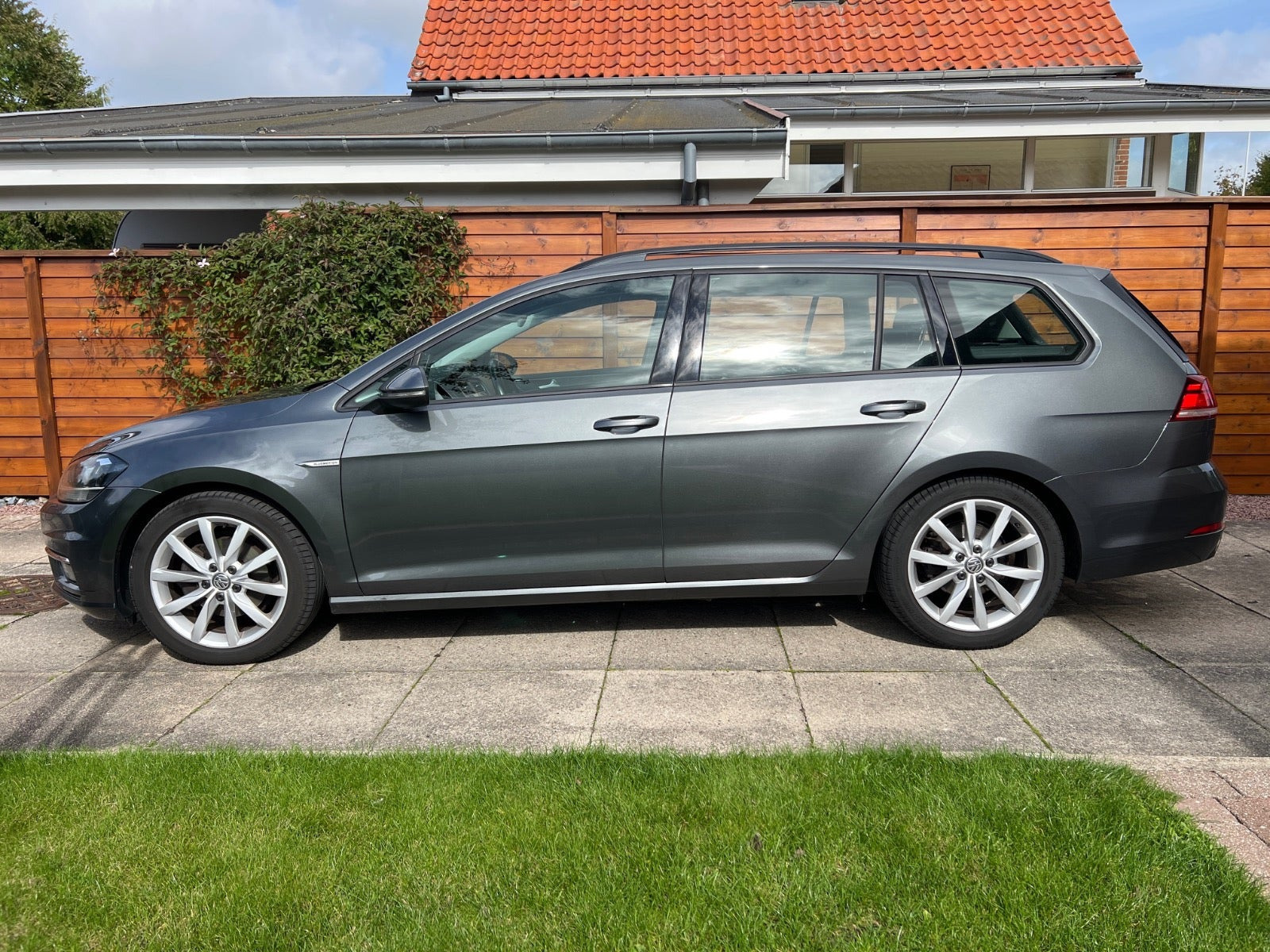 Sølv VW Golf VII fra 2018