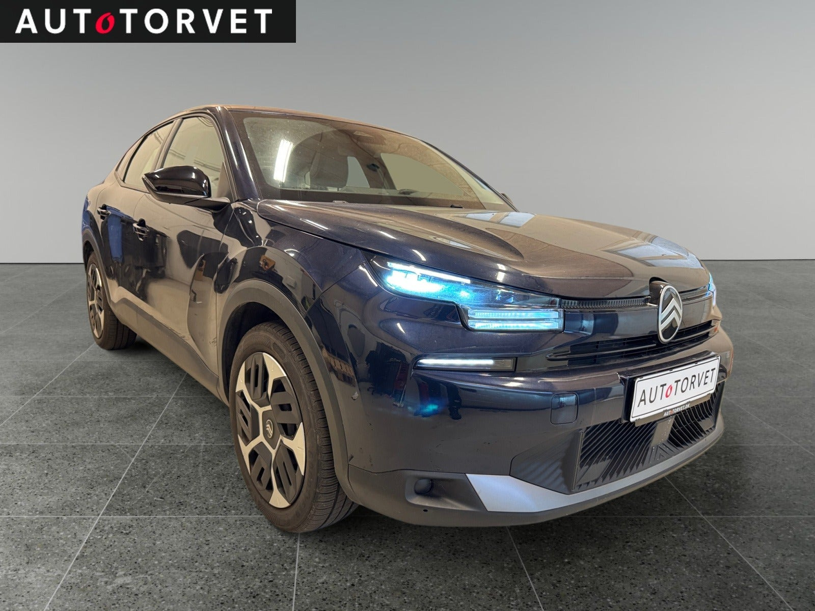 Blå Citroën ë-C4 X fra 2025
