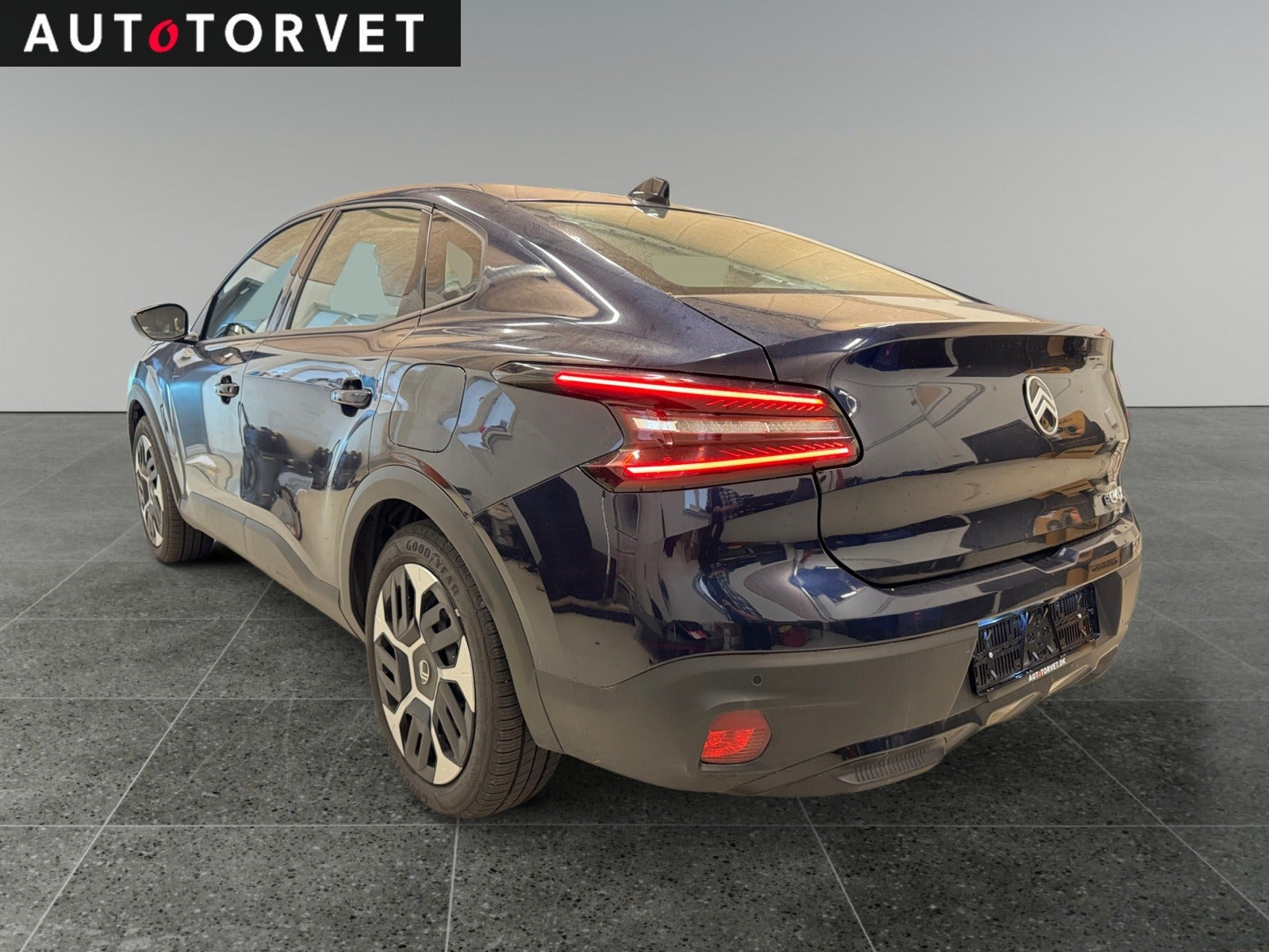 Blå Citroën ë-C4 X fra 2025