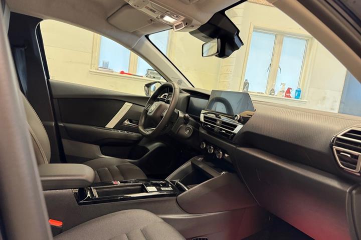 Blå Citroën ë-C4 X fra 2025