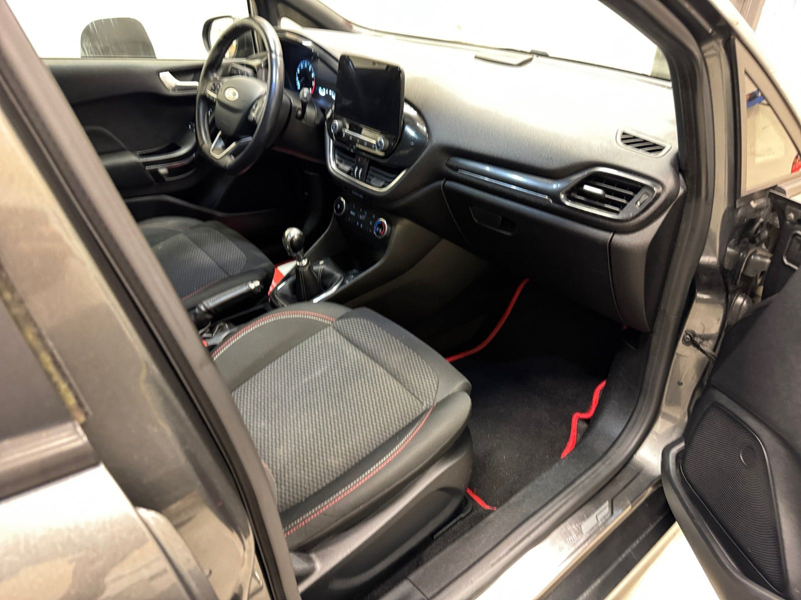 Grå Ford Fiesta fra 2018