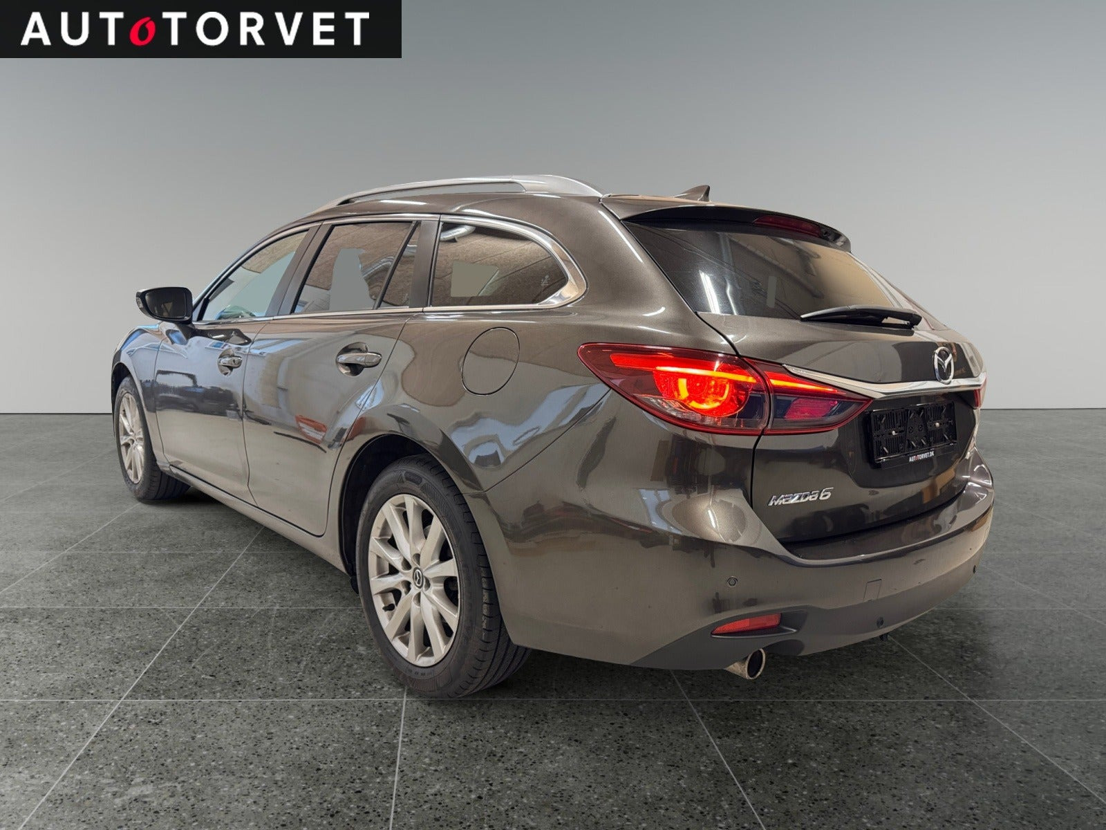 Brun Mazda 6 fra 2016