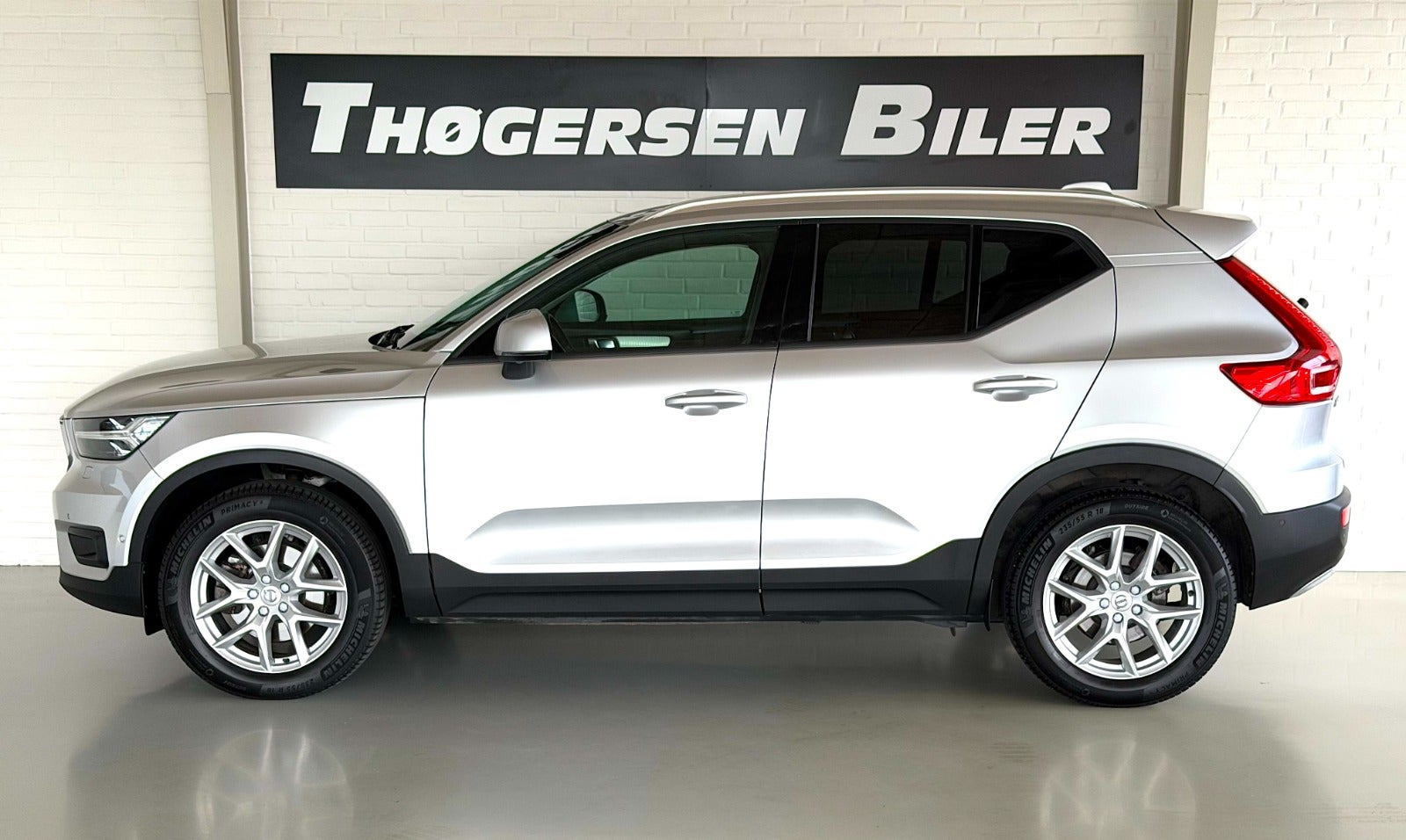 Sølv Volvo XC40 fra 2018