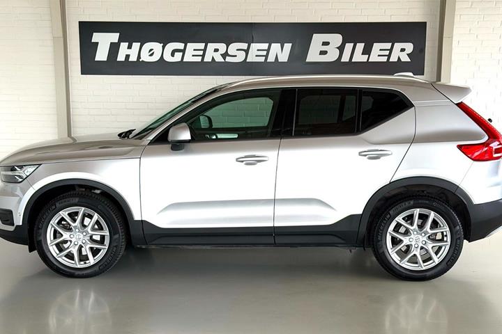Sølv Volvo XC40 fra 2018