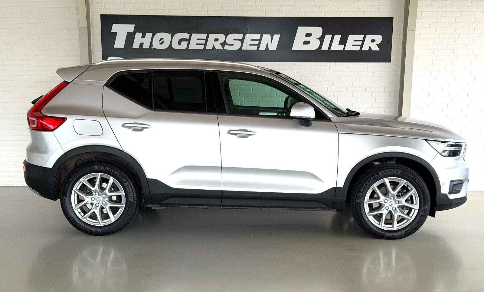 Sølv Volvo XC40 fra 2018