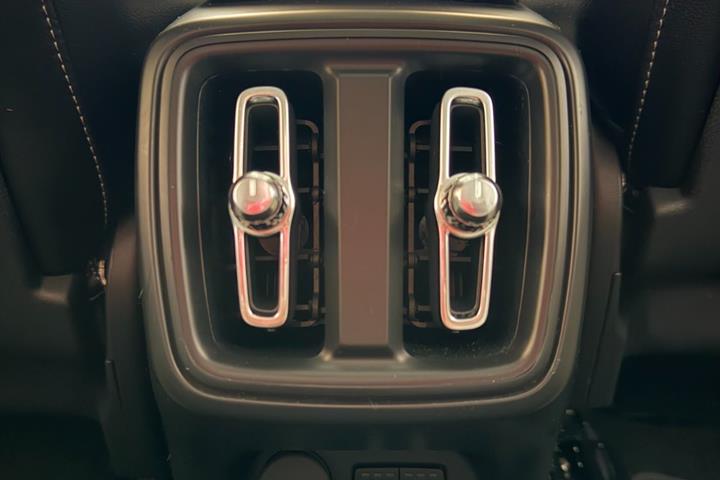 Sølv Volvo XC40 fra 2018