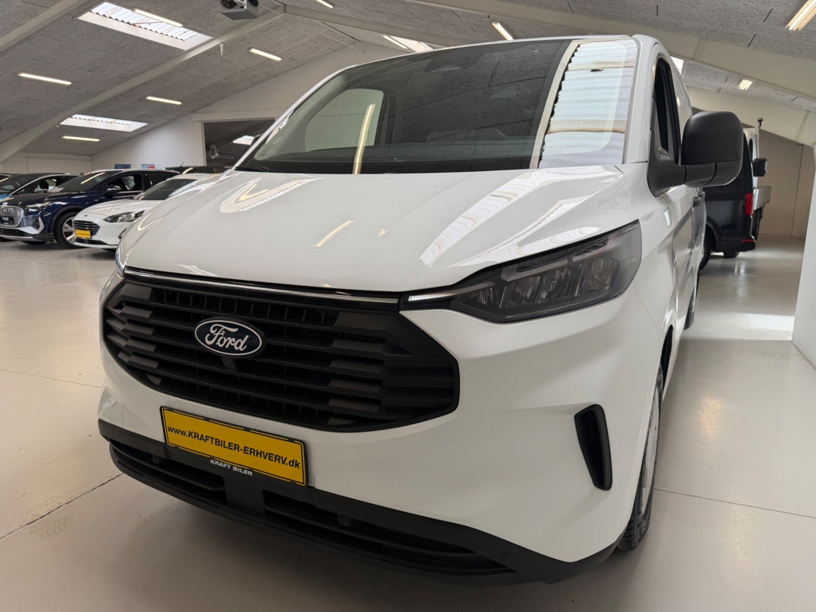 Hvid Ford Transit Custom 300 L2 fra 2024