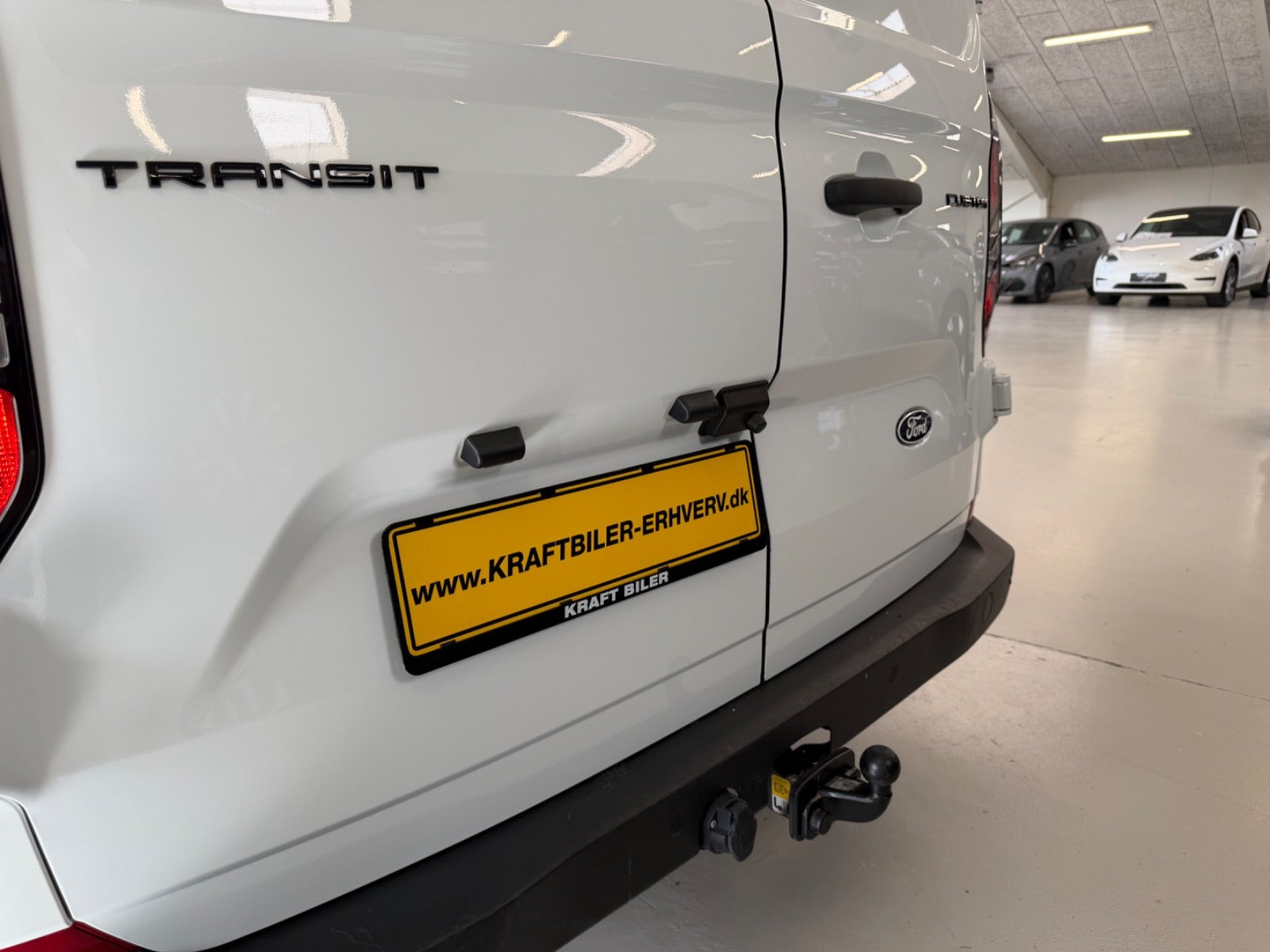 Hvid Ford Transit Custom 300 L2 fra 2024