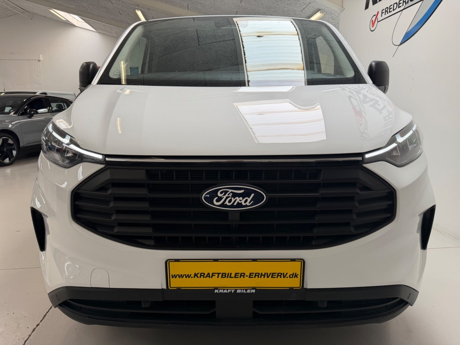 Hvid Ford Transit Custom 300 L2 fra 2024