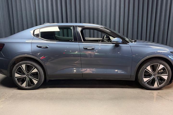 Sort Polestar 2 fra 2024