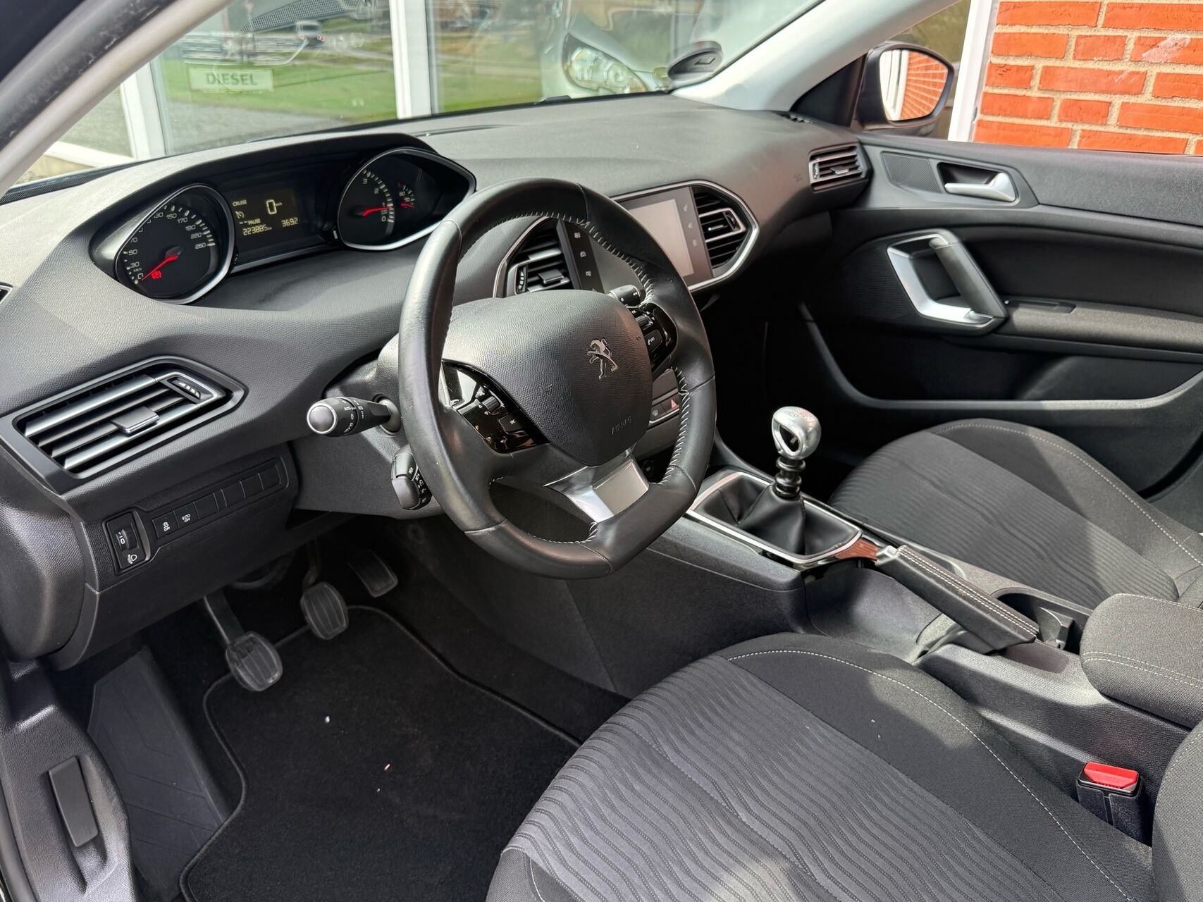 Sort Peugeot 308 fra 2014