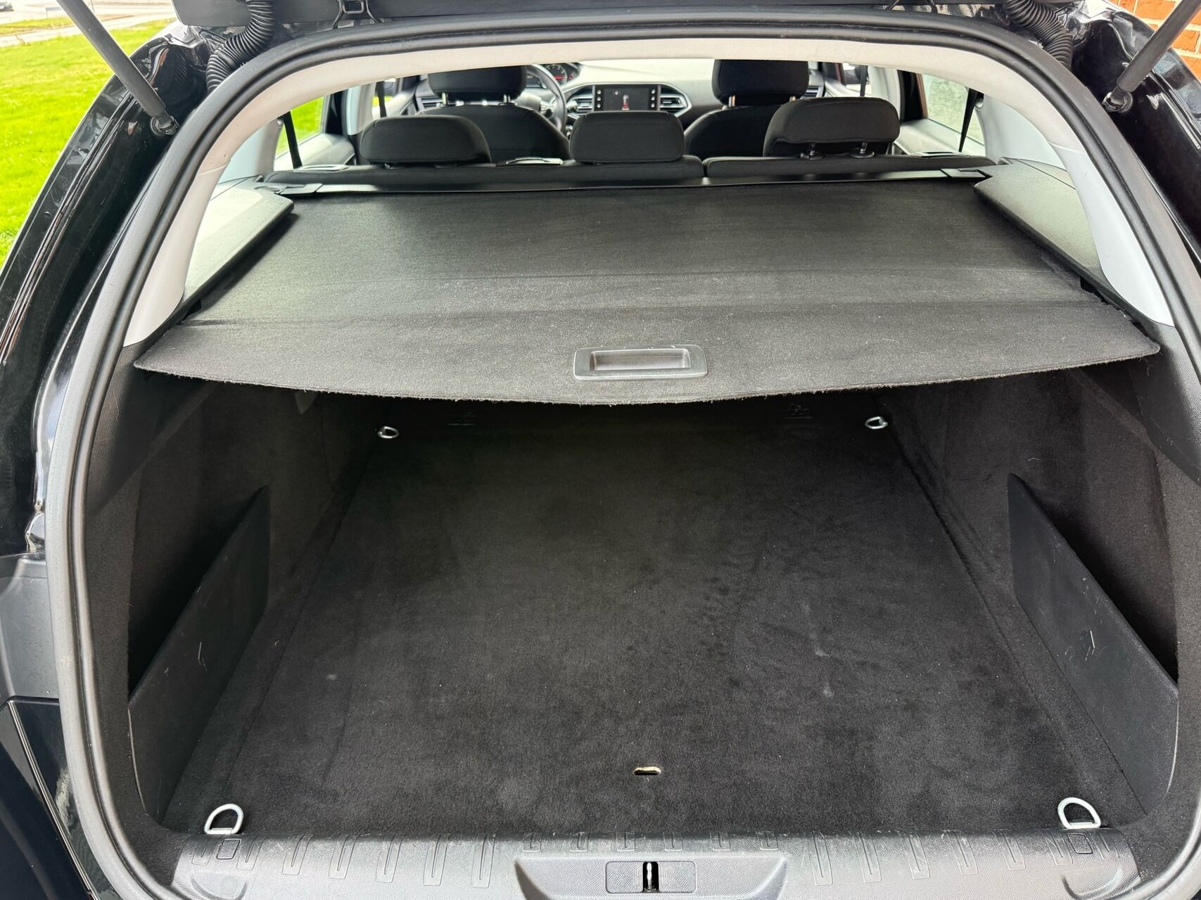 Sort Peugeot 308 fra 2014
