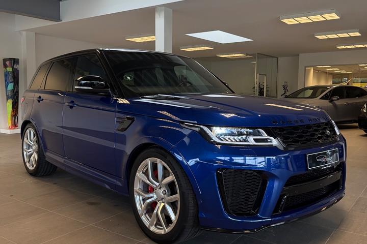 Blå Land Rover Range Rover sport fra 2020