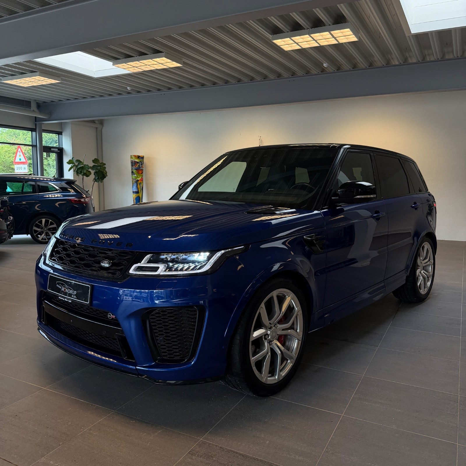Blå Land Rover Range Rover sport fra 2020