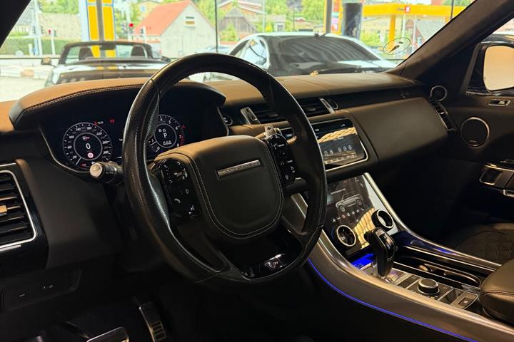 Blå Land Rover Range Rover sport fra 2020