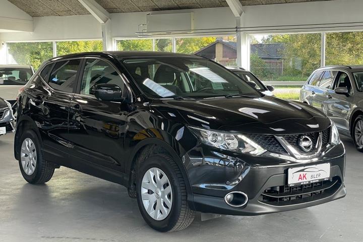 Sort Nissan Qashqai fra 2017