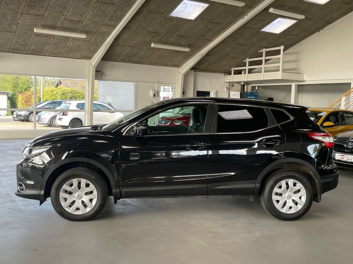 Sort Nissan Qashqai fra 2017