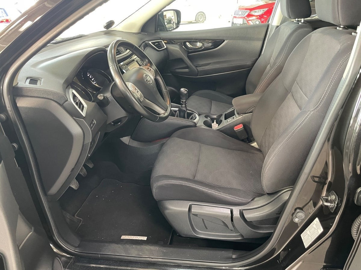 Sort Nissan Qashqai fra 2017