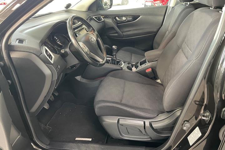 Sort Nissan Qashqai fra 2017