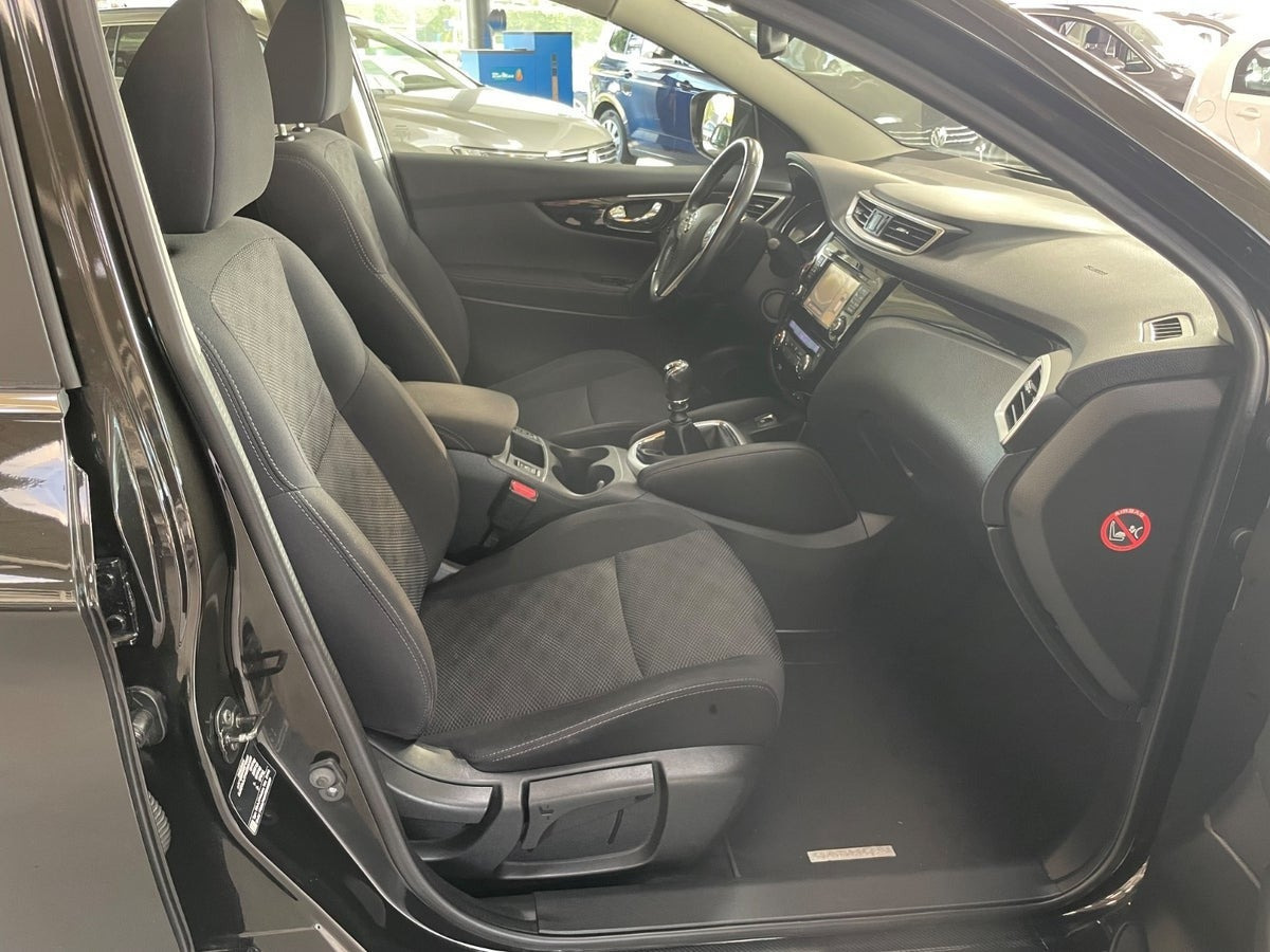 Sort Nissan Qashqai fra 2017