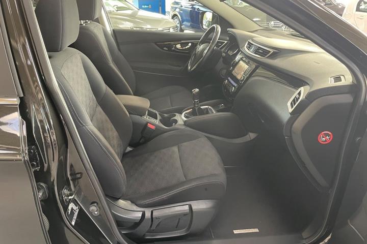 Sort Nissan Qashqai fra 2017