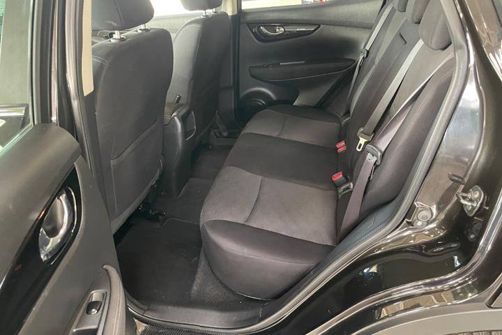 Sort Nissan Qashqai fra 2017