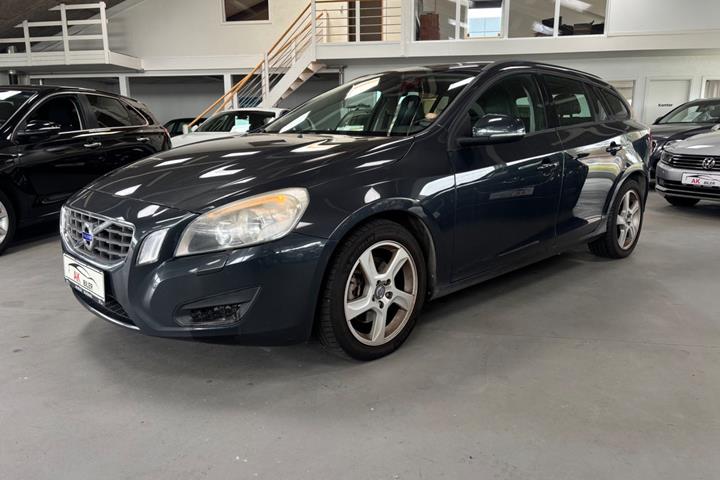 Grå Volvo V60 fra 2011