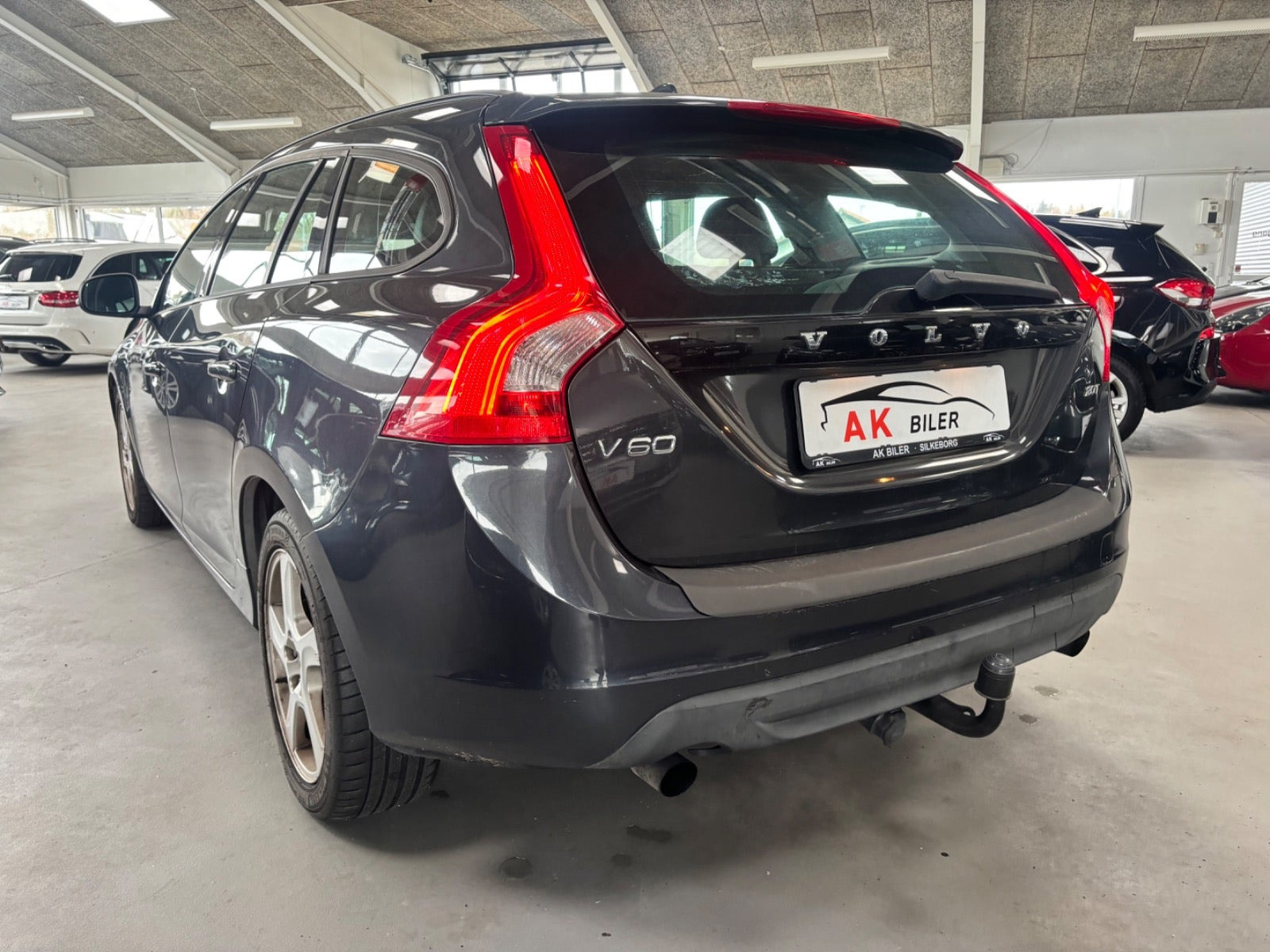 Grå Volvo V60 fra 2011