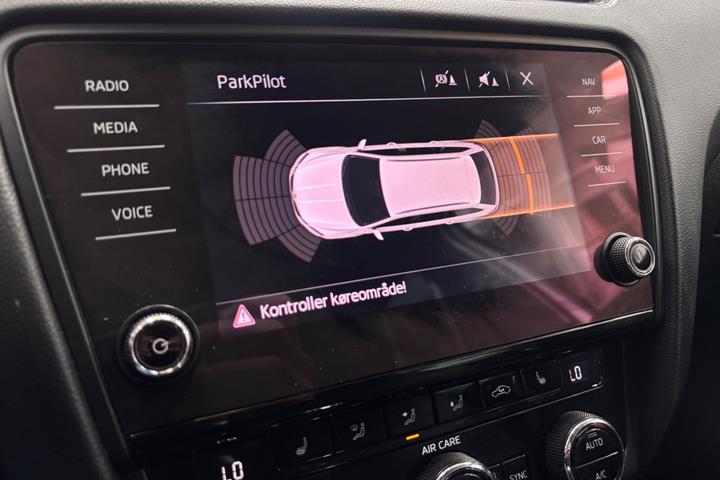 Grå Skoda Octavia fra 2018
