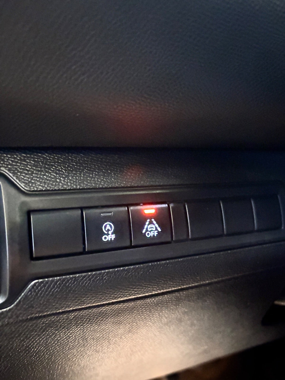 Blå Peugeot 308 fra 2020