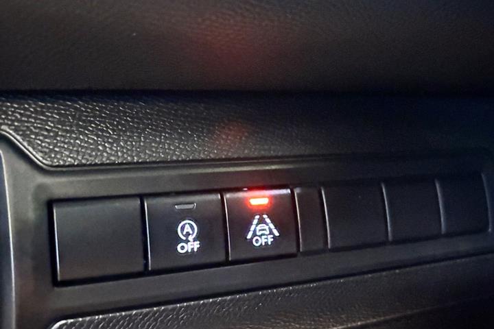 Blå Peugeot 308 fra 2020
