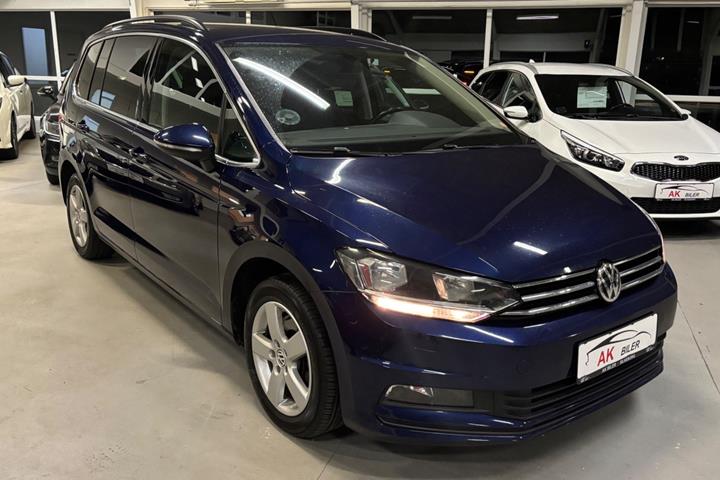 Blå VW Touran fra 2019