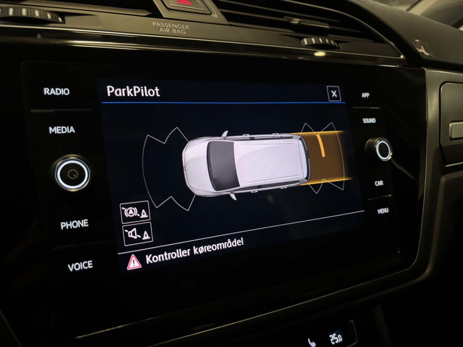 Blå VW Touran fra 2019