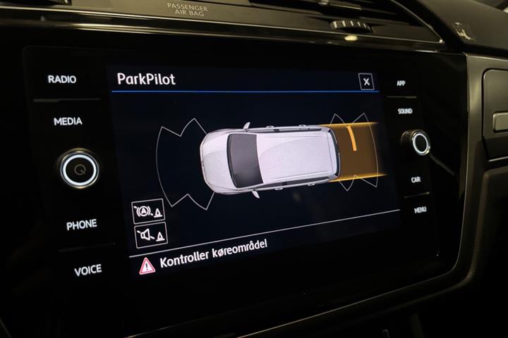Blå VW Touran fra 2019