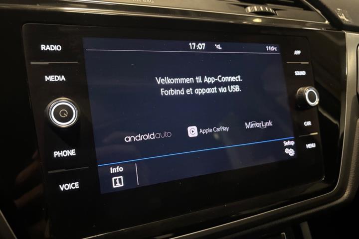Blå VW Touran fra 2019
