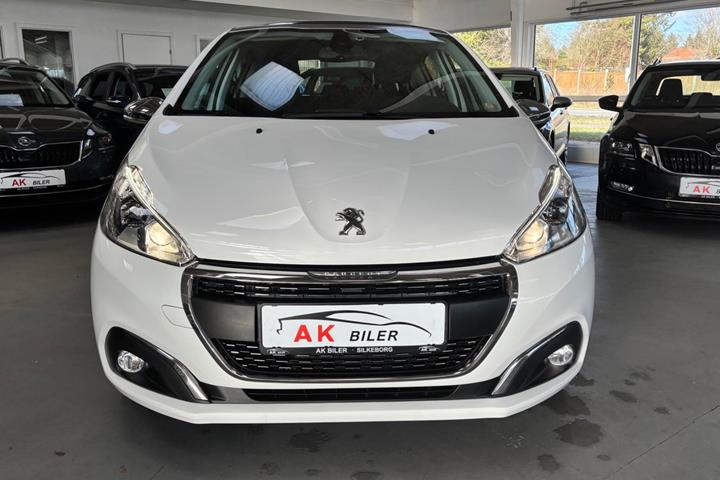 Hvid Peugeot 208 fra 2017