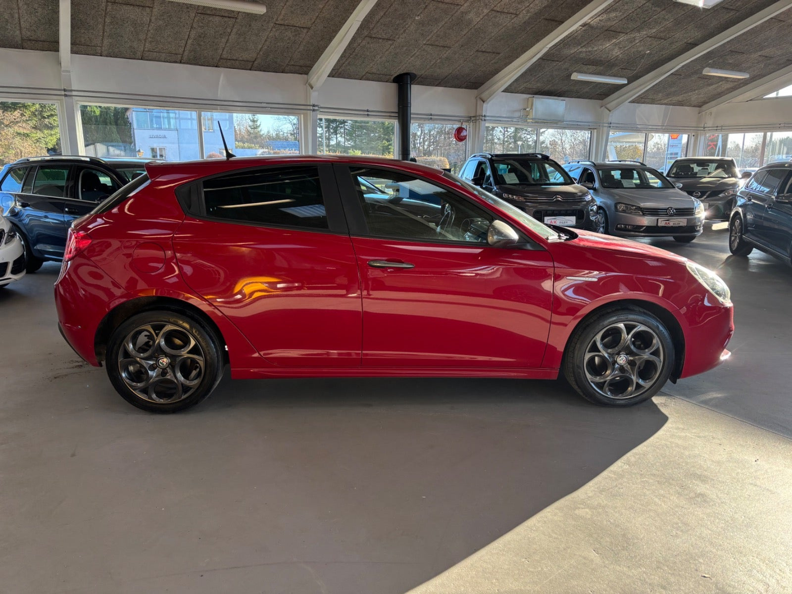 Grå Alfa Romeo Giulietta fra 2017