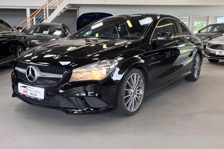 Sort Mercedes CLA220 fra 2015