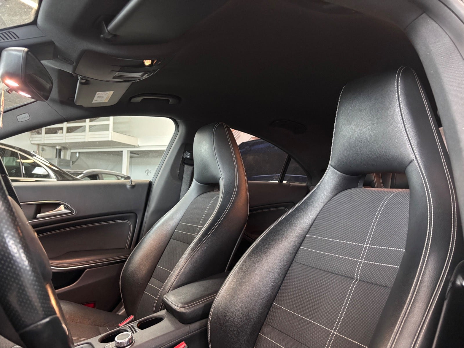Sort Mercedes CLA220 fra 2015