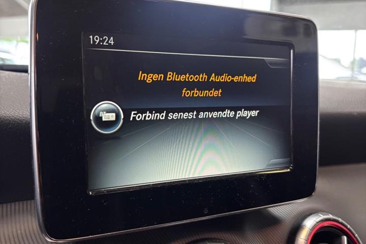 Sort Mercedes CLA220 fra 2015