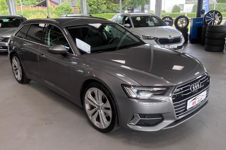 Grå Audi A6 fra 2020