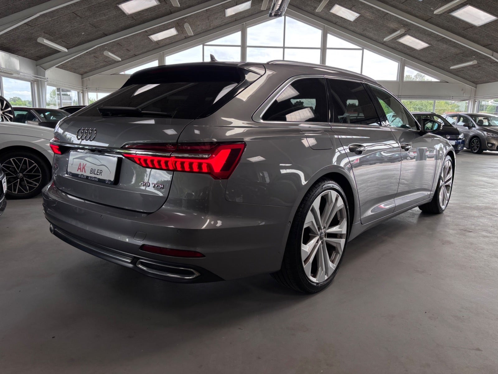 Grå Audi A6 fra 2020