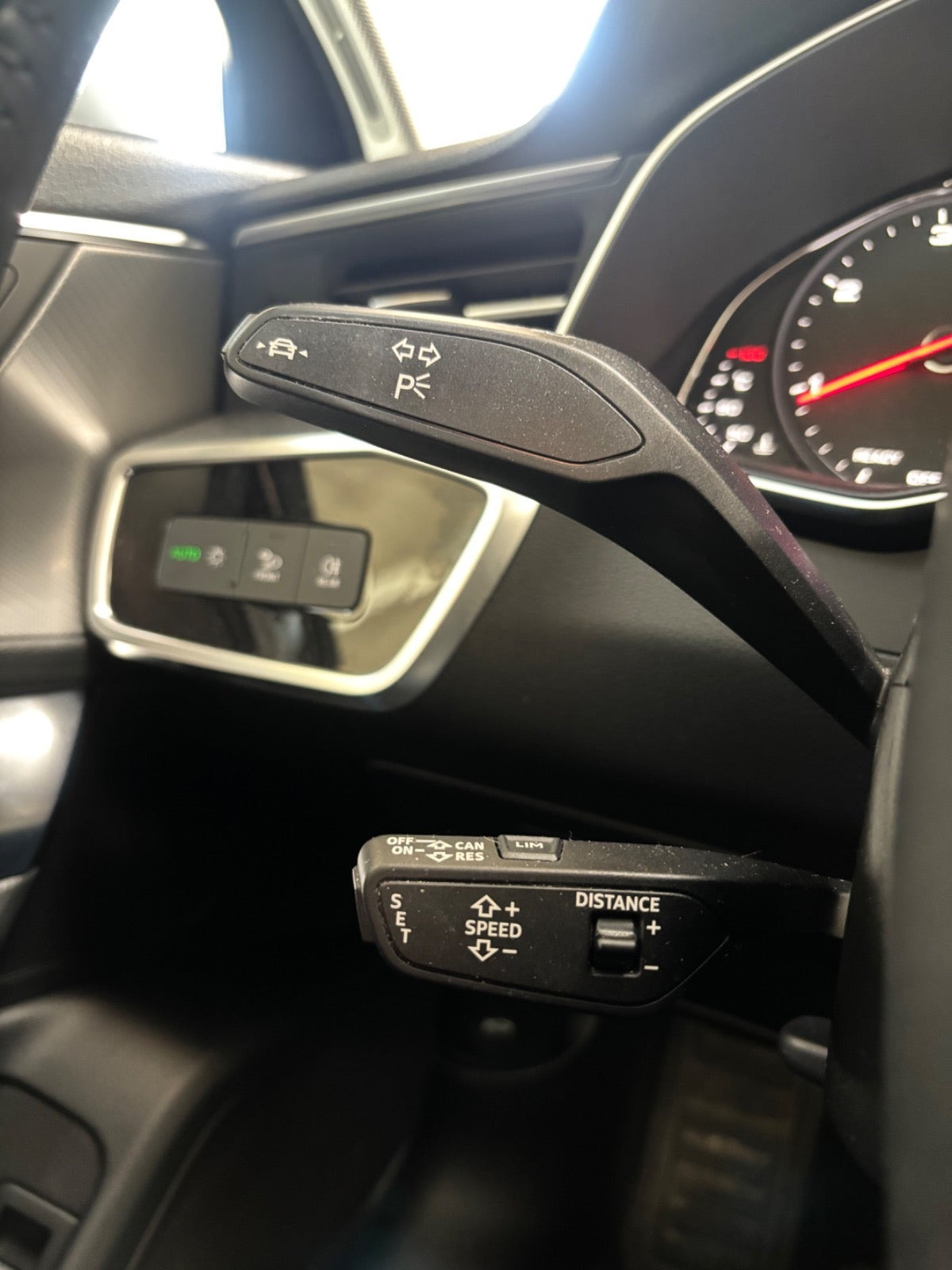 Grå Audi A6 fra 2020