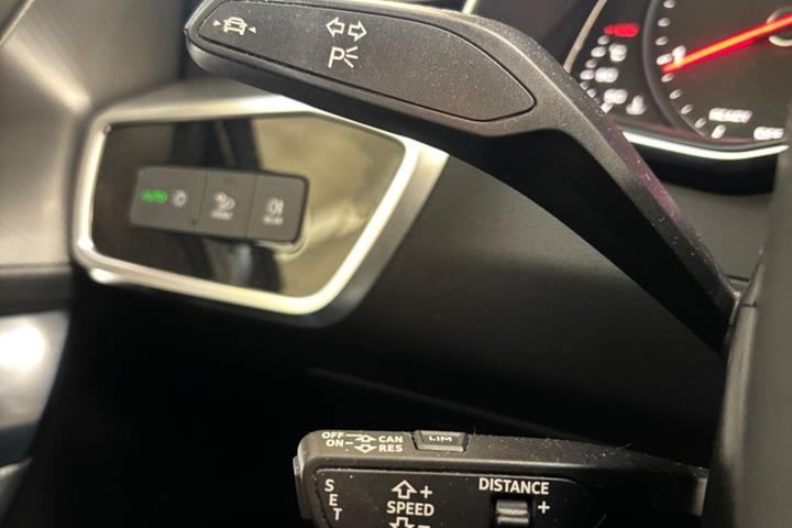 Grå Audi A6 fra 2020