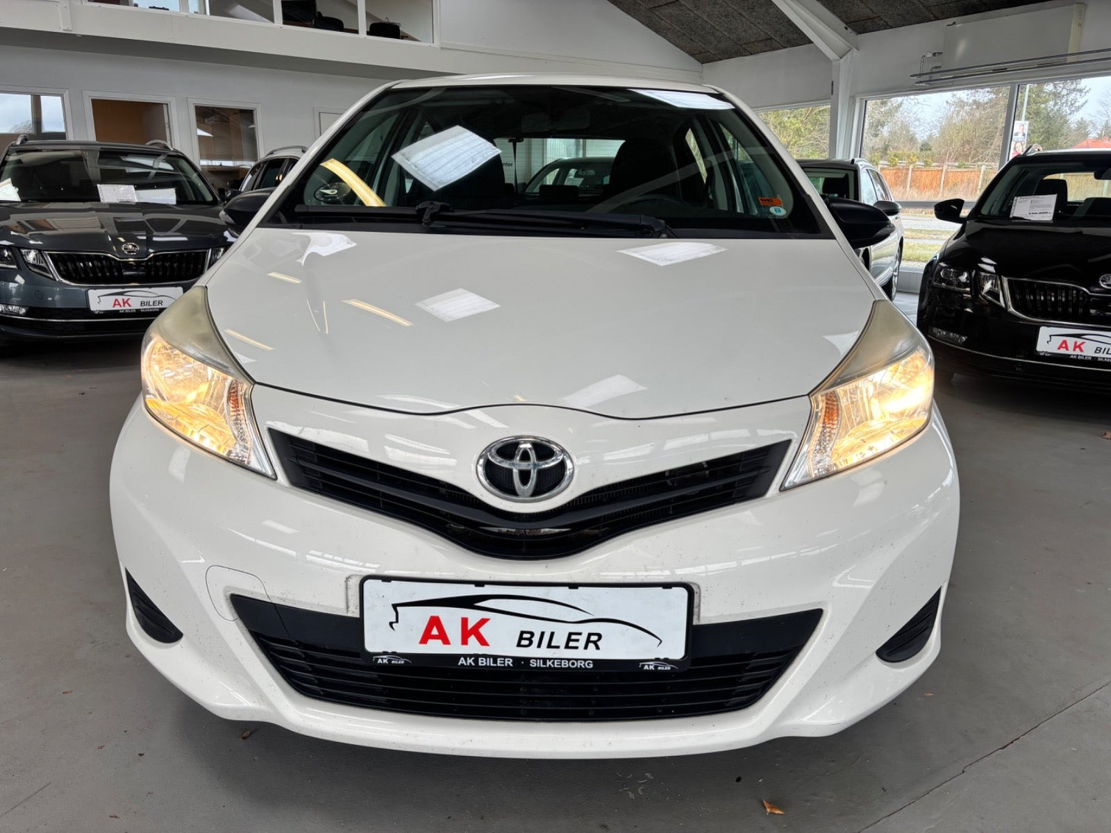 Hvid Toyota Yaris fra 2012